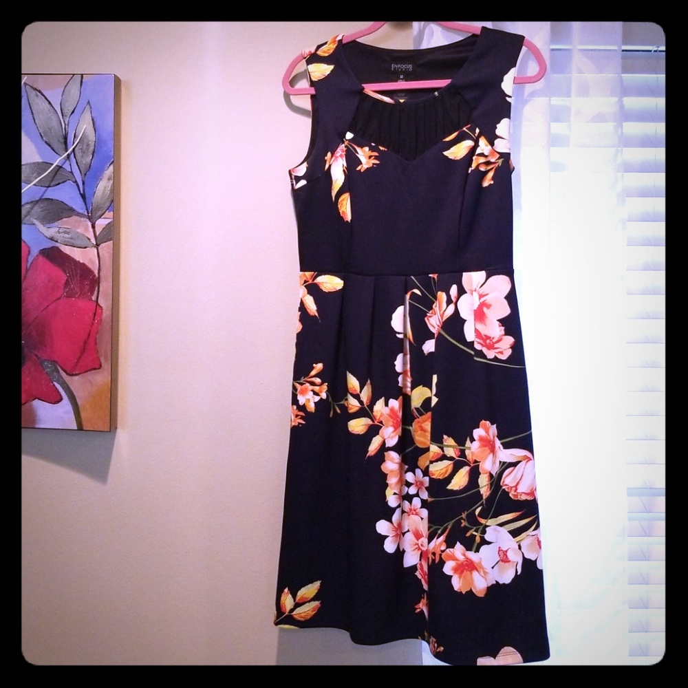 Super cute Enfocus Studio Dress